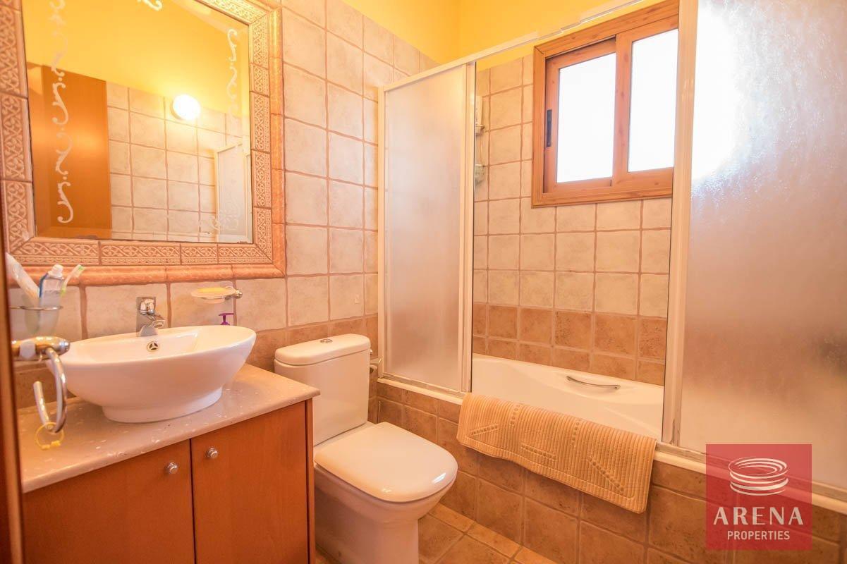 24-4-bed-villa-in-ayia-thekla