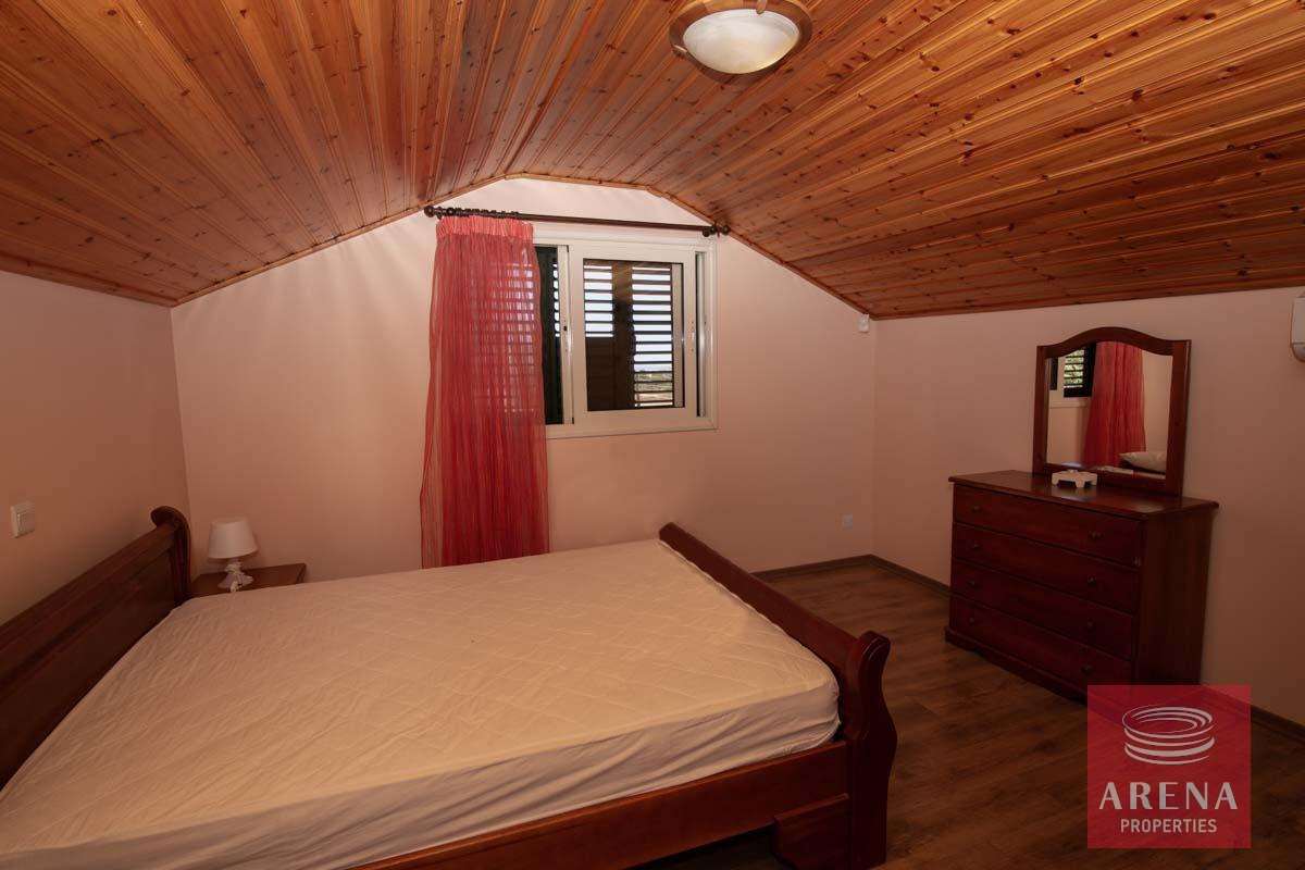 24-5-bed-villa-in-Paralimni-6482