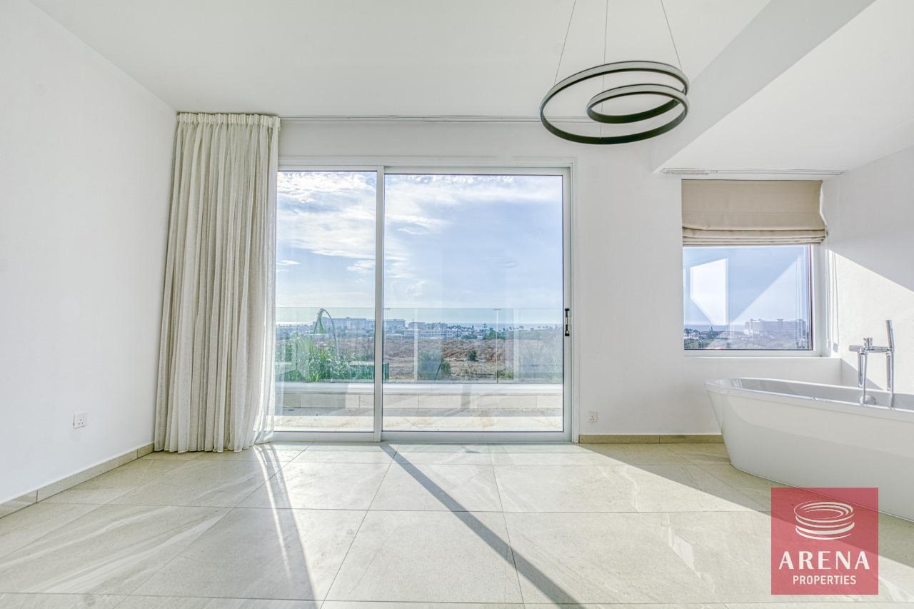 24-7-BED-VILLA-AYIA-NAPA-8418