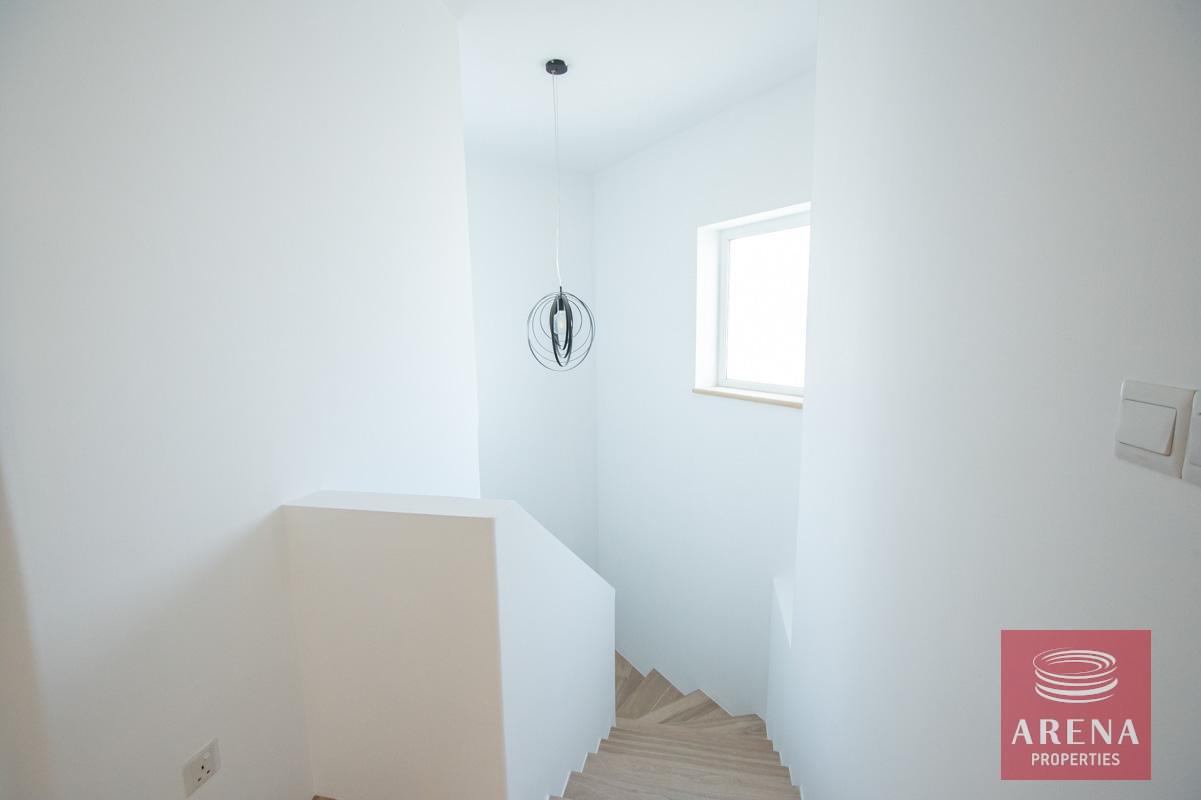 24-HOUSE-FOR-SALE-paralimni-4252-2