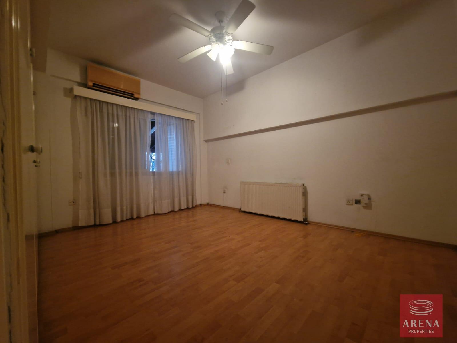 24-HOUSE-IN-VERGINA-AREA-8837