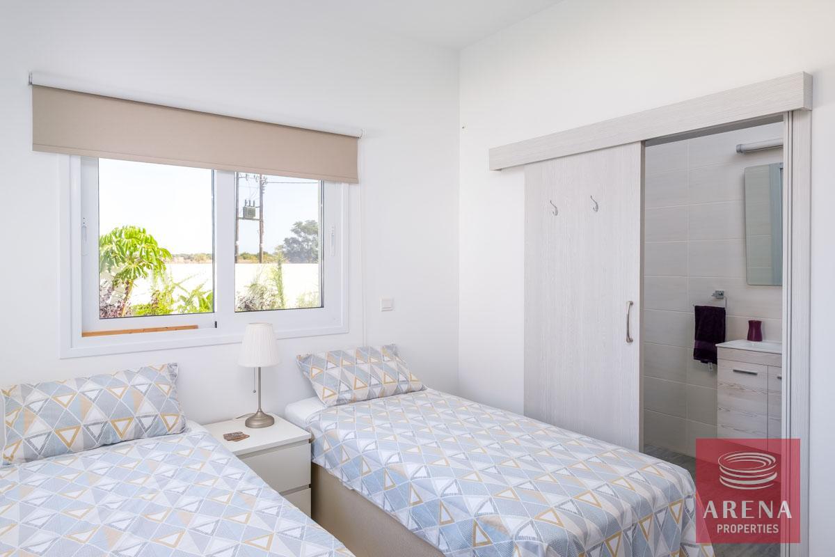 24-bungalow-vrysoulles-to-buy