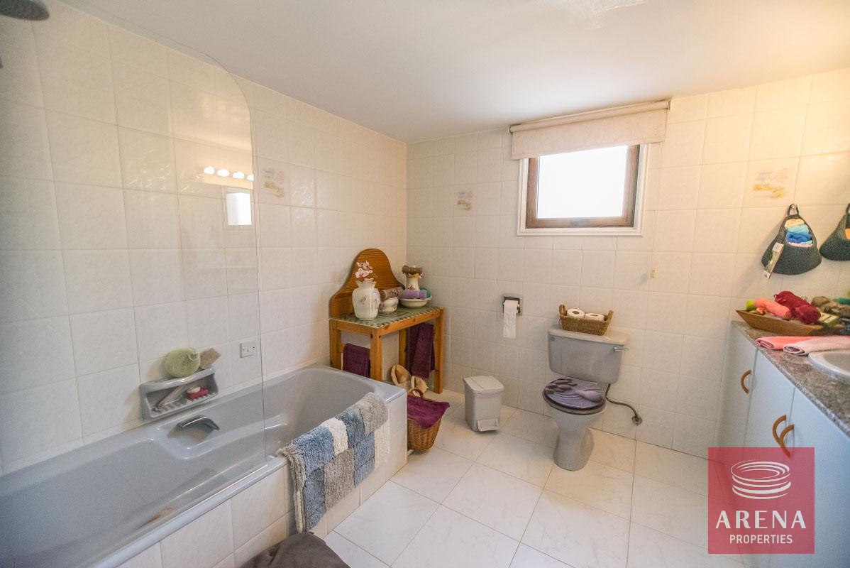 24-house-for-sale-in-achna-bathroom-1