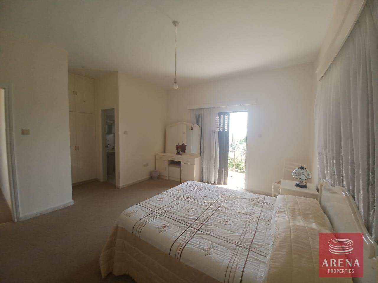 25-3-BED-HOUSE-IN-DERYNIA-7162