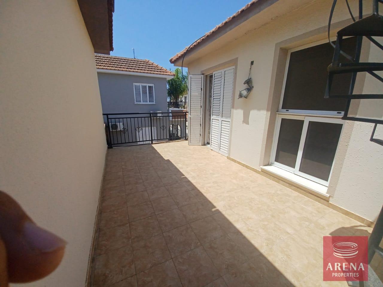 25-3-BED-VILLA-IN-AVGOROU-7036