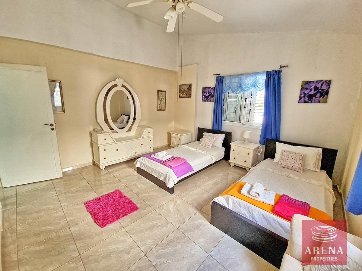 25-4-BED-BUNGALOW-PARALIMNI-8979