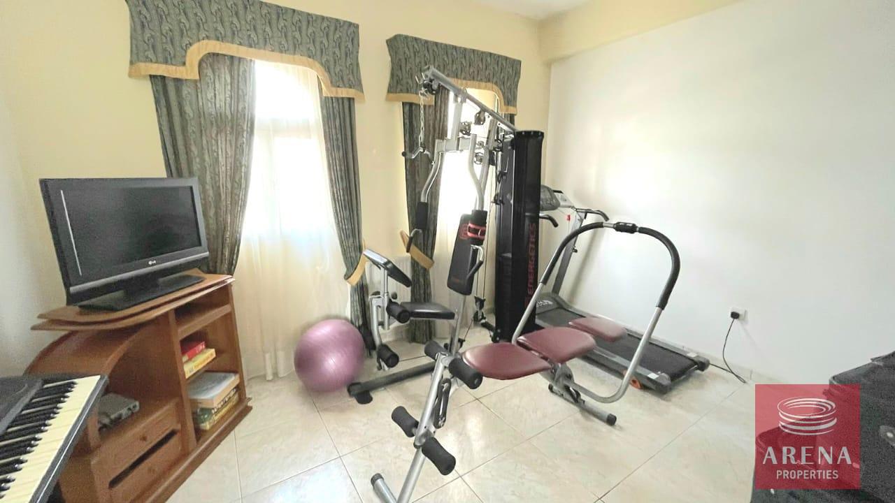 25-VILLA-IN-ANAFOTIDA-9094