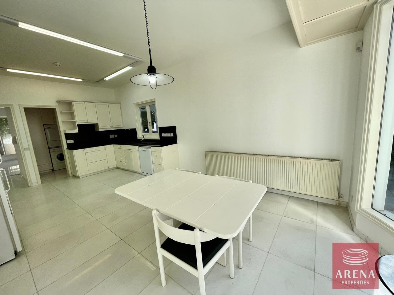 25-VILLA-IN-STROVOLOS-8730