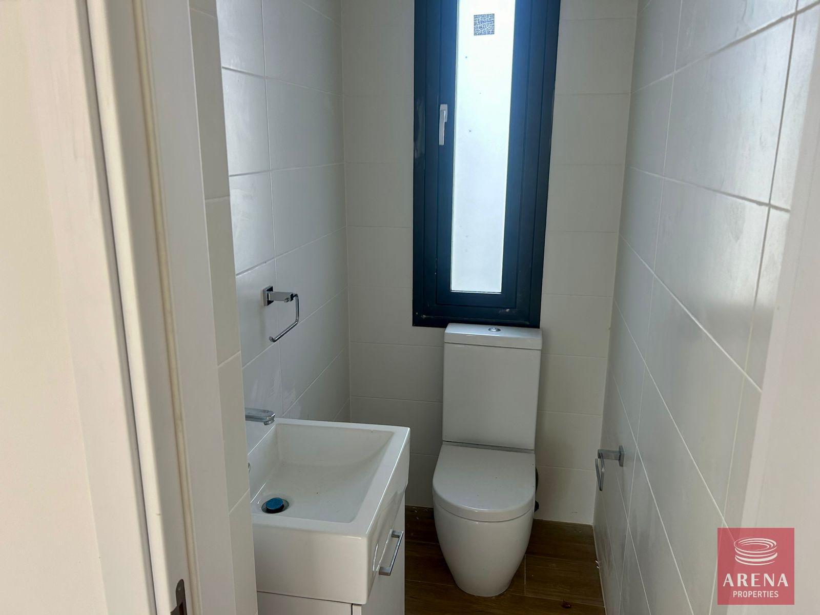 25956b12-548d-42b2-9648-1409e915df17-1