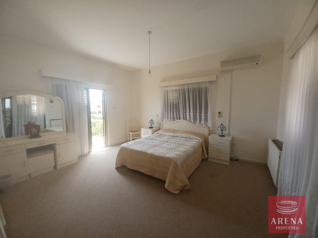 26-3-BED-HOUSE-IN-DERYNIA-7162