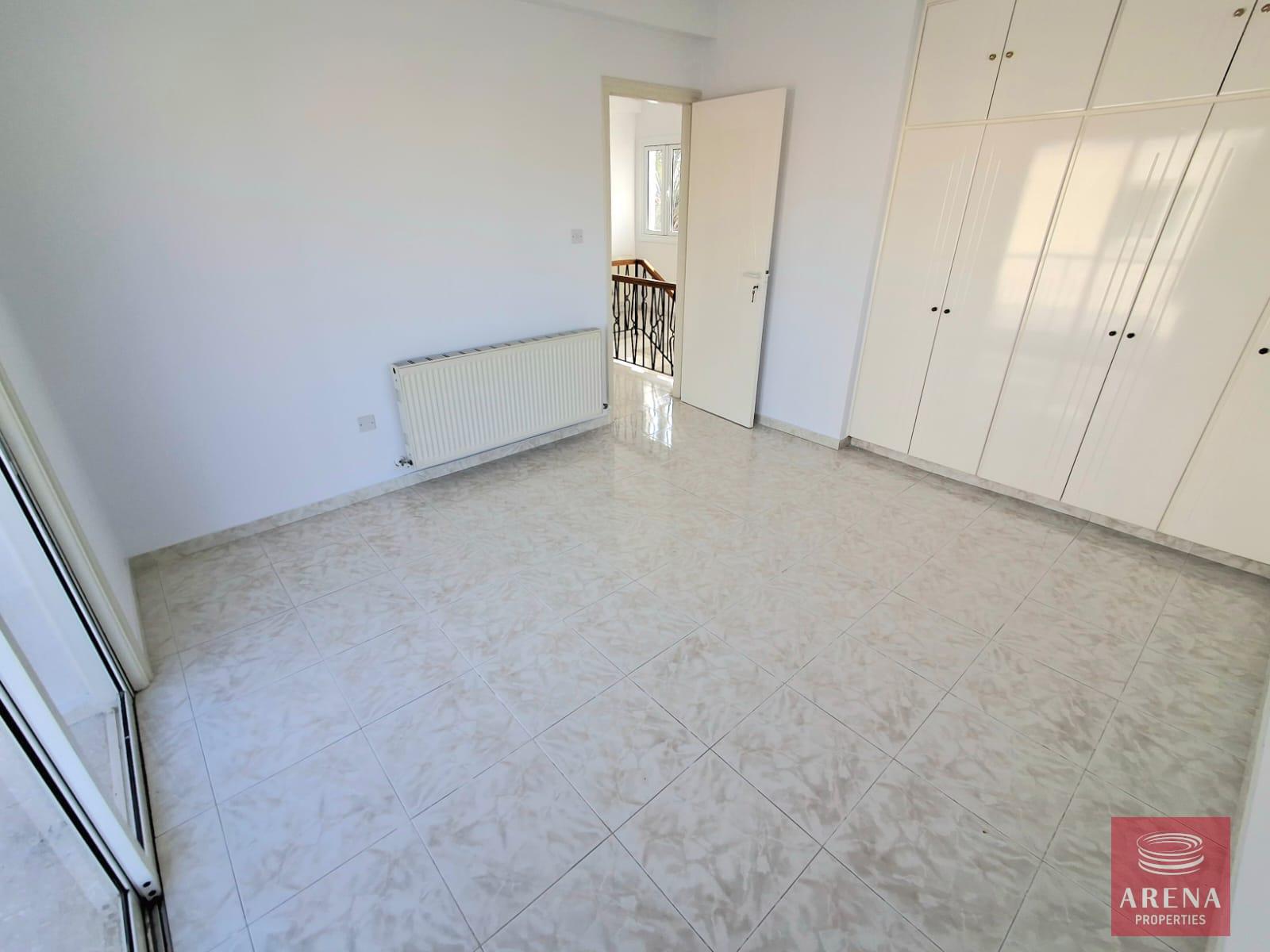 26-3-BED-VILLA-ARADIPPOU-9115