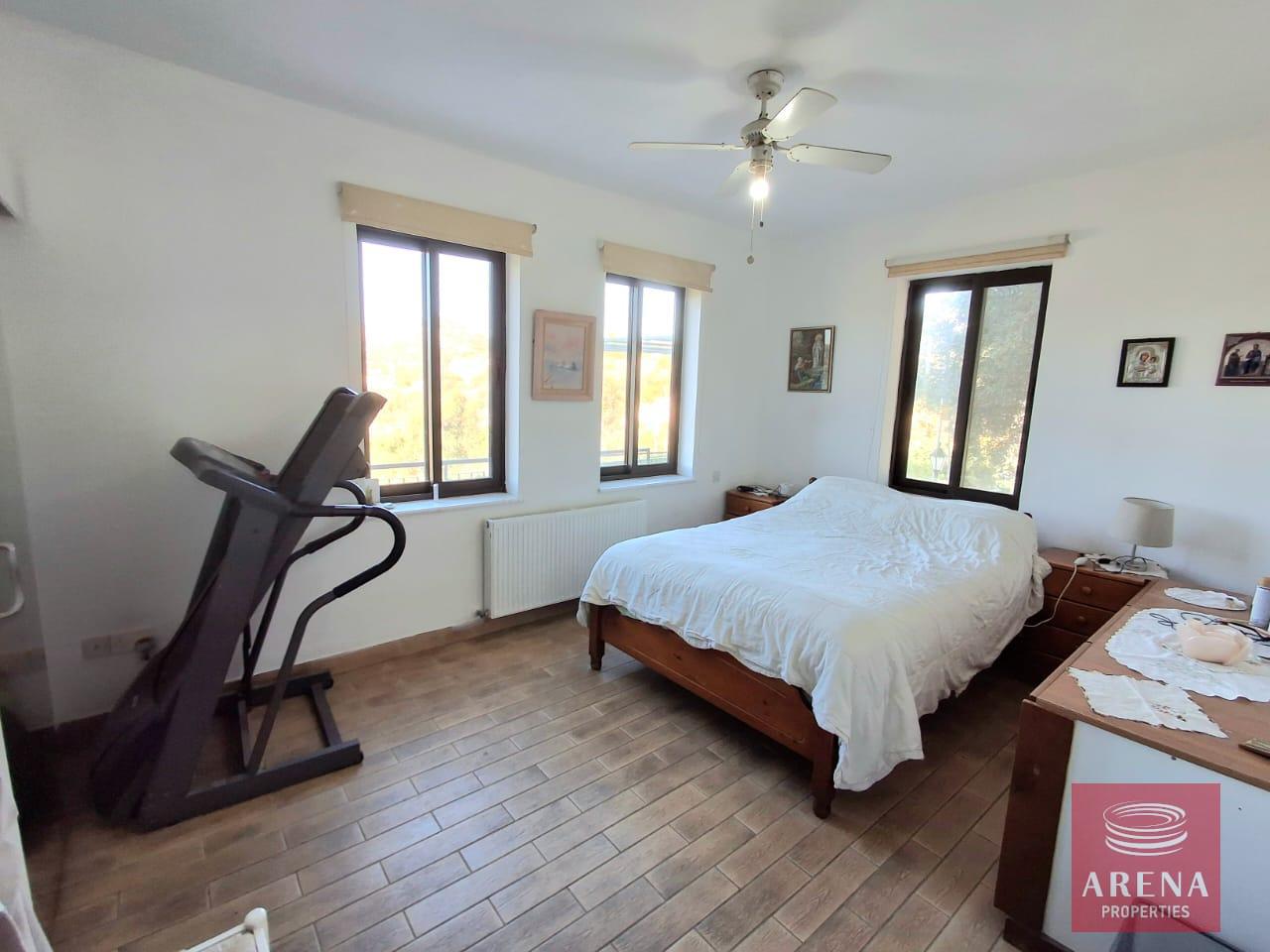 26-7-BED-VILLA-KALAVASSOS-9083
