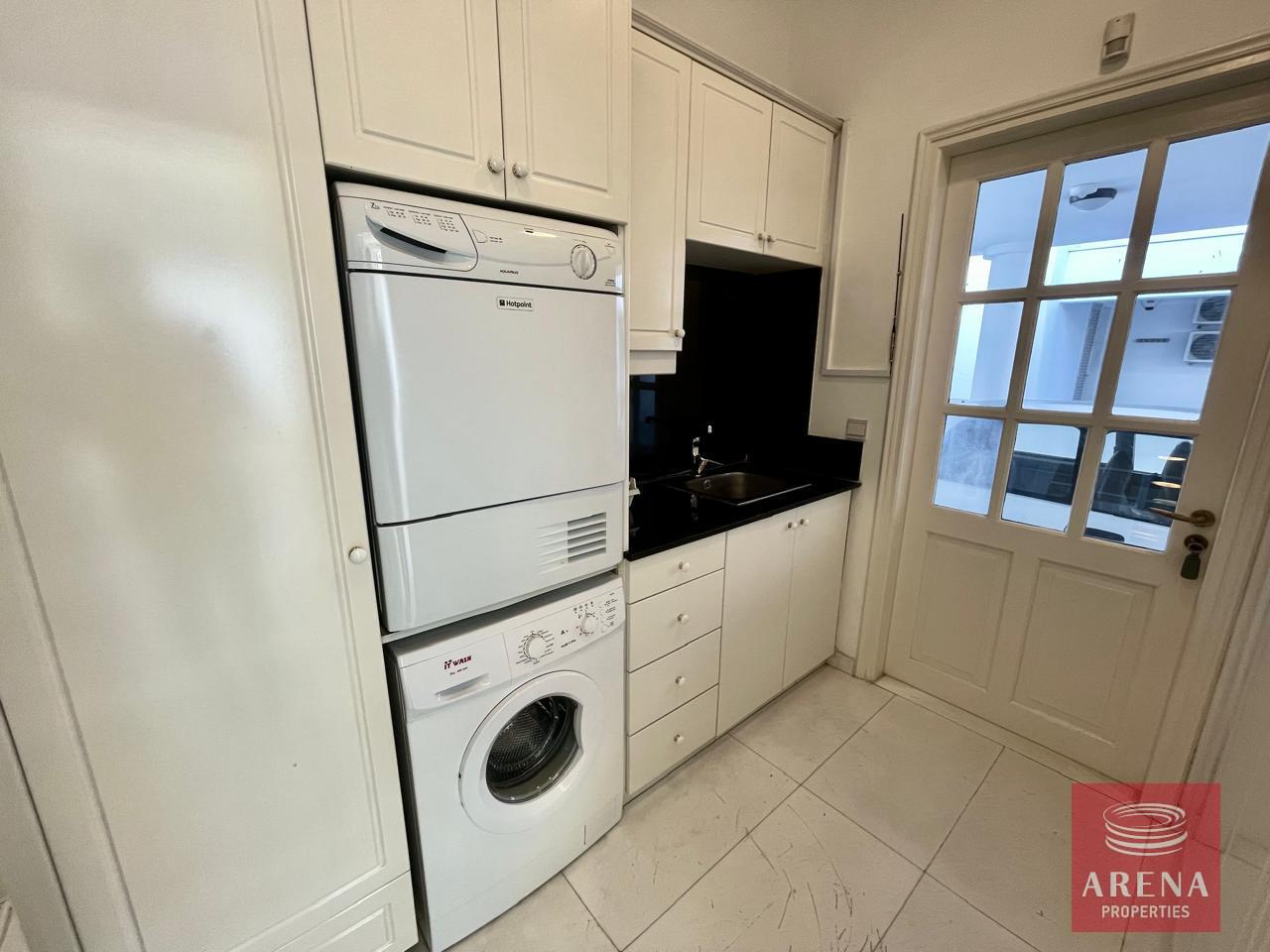 26-VILLA-IN-STROVOLOS-8730