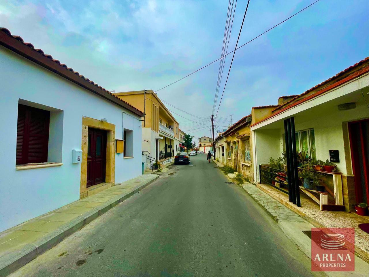 27-3-BED-TH-IN-SOTIROS-8141