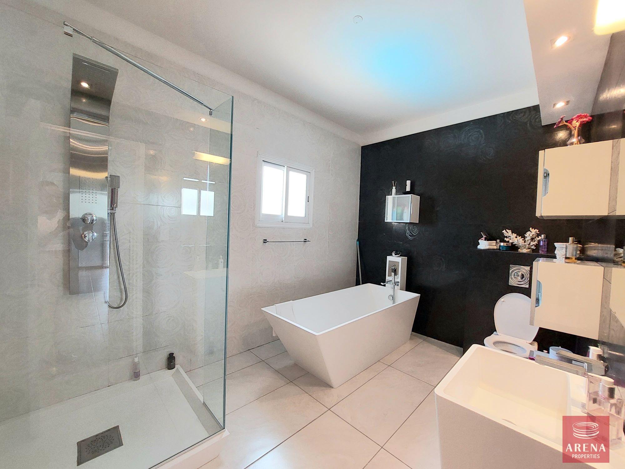 27-3-BED-VILLA-AYIA-NAPA-8941