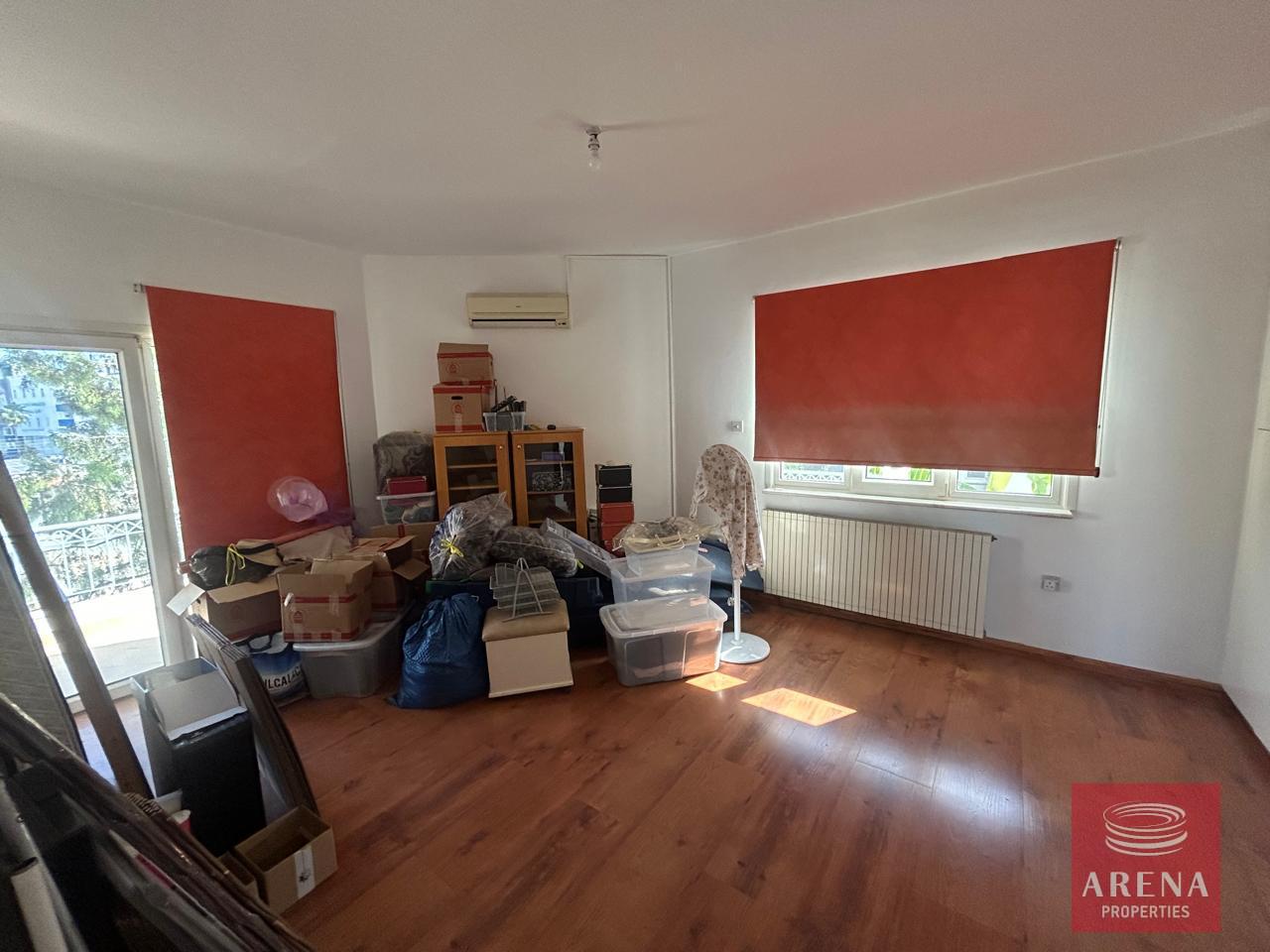 27-5-BED-VILLA-IN-LARNACA-8878