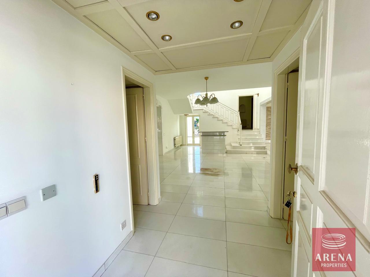 27-VILLA-IN-STROVOLOS-8730
