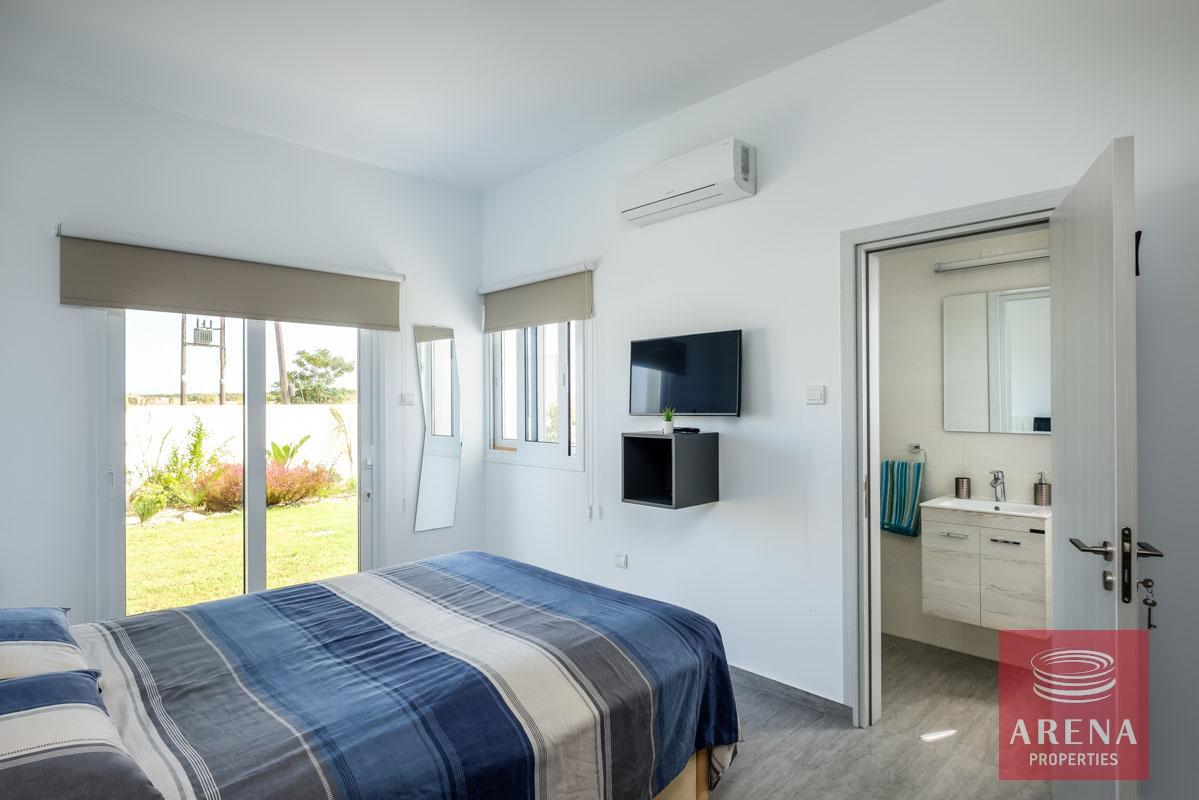 27-bungalow-vrysoulles-to-buy