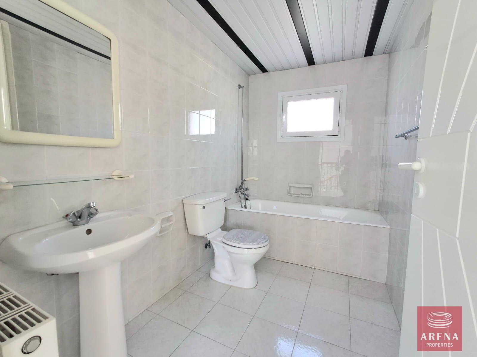 28-3-BED-VILLA-ARADIPPOU-9115