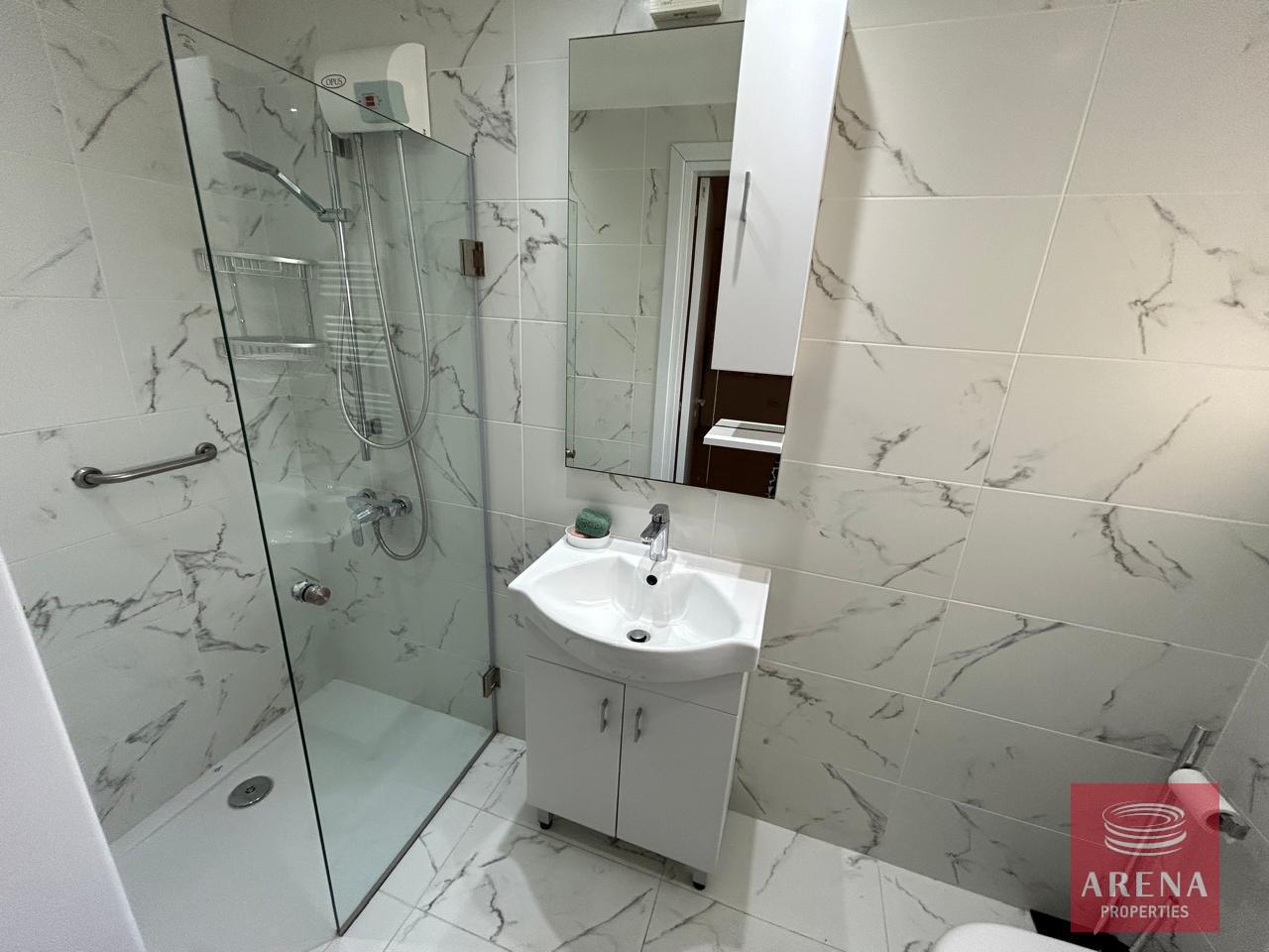 28-4-BED-VILLA-IN-ARADIPPOU-8641