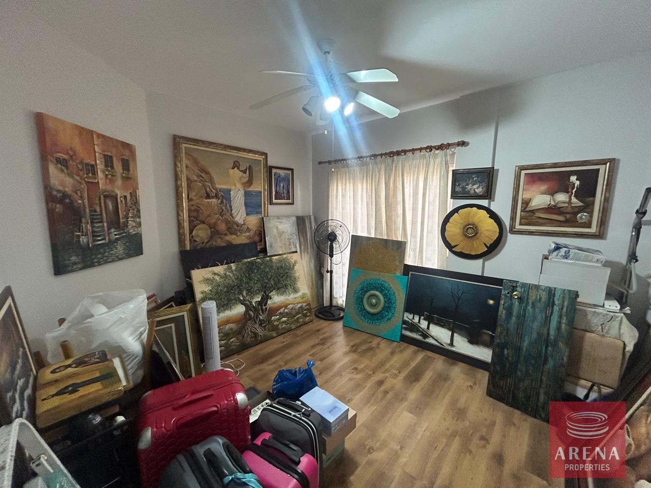 28-5-BED-VILLA-IN-LARNACA-8878