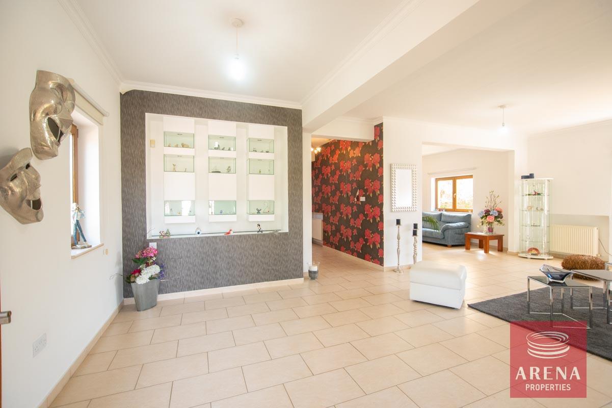 28-5-BED-villa-in-derynia-5777-4
