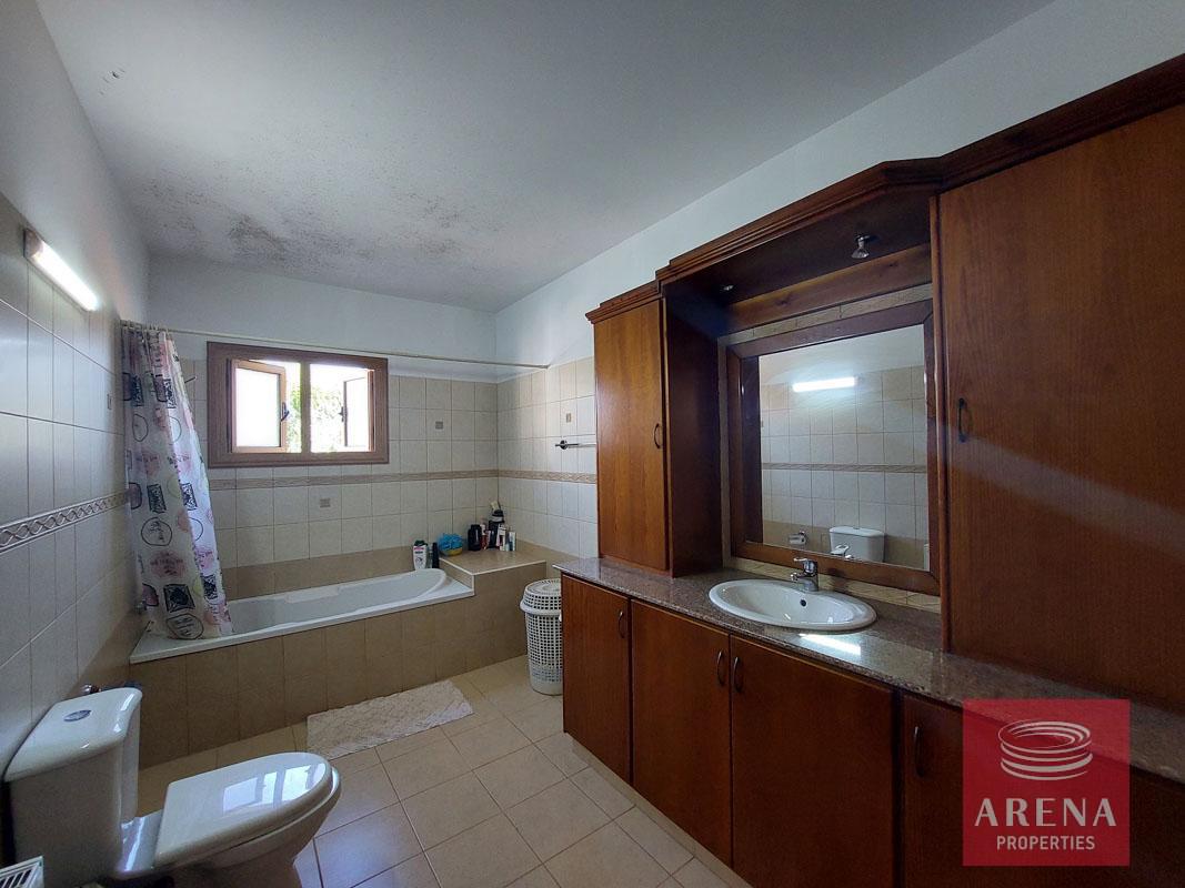 28-6-bed-villa-in-xylofagou-7278-1