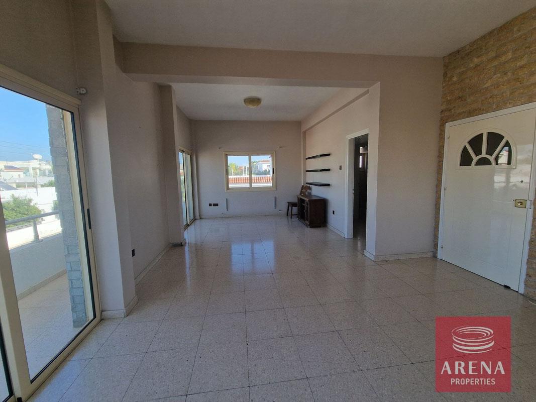 28-house-in-paralimni-8403