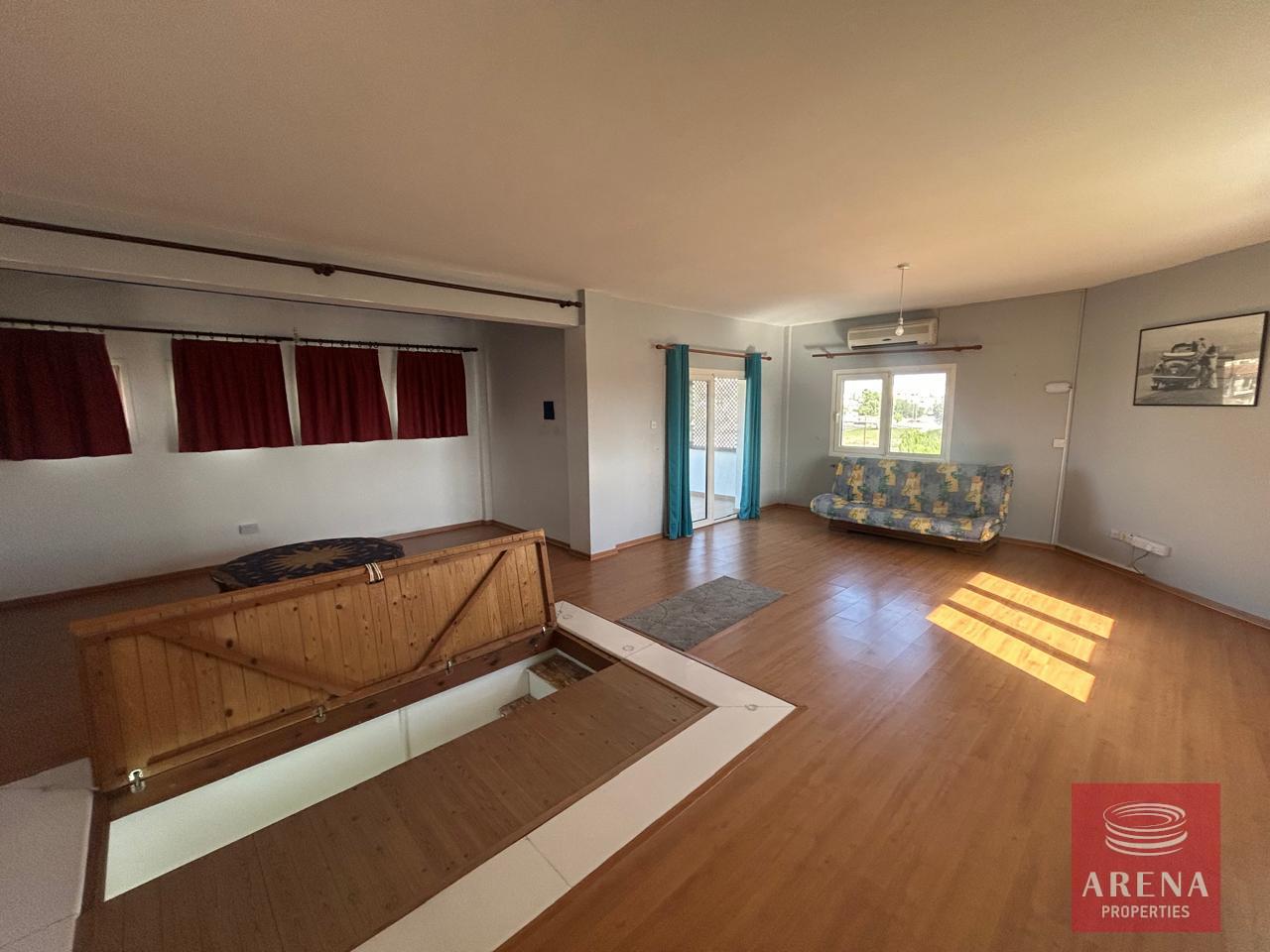 29-5-BED-VILLA-IN-LARNACA-8878