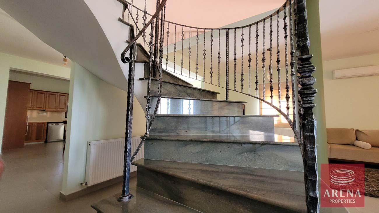 29-5-Bed-villa-in-Paralimni-5841-1