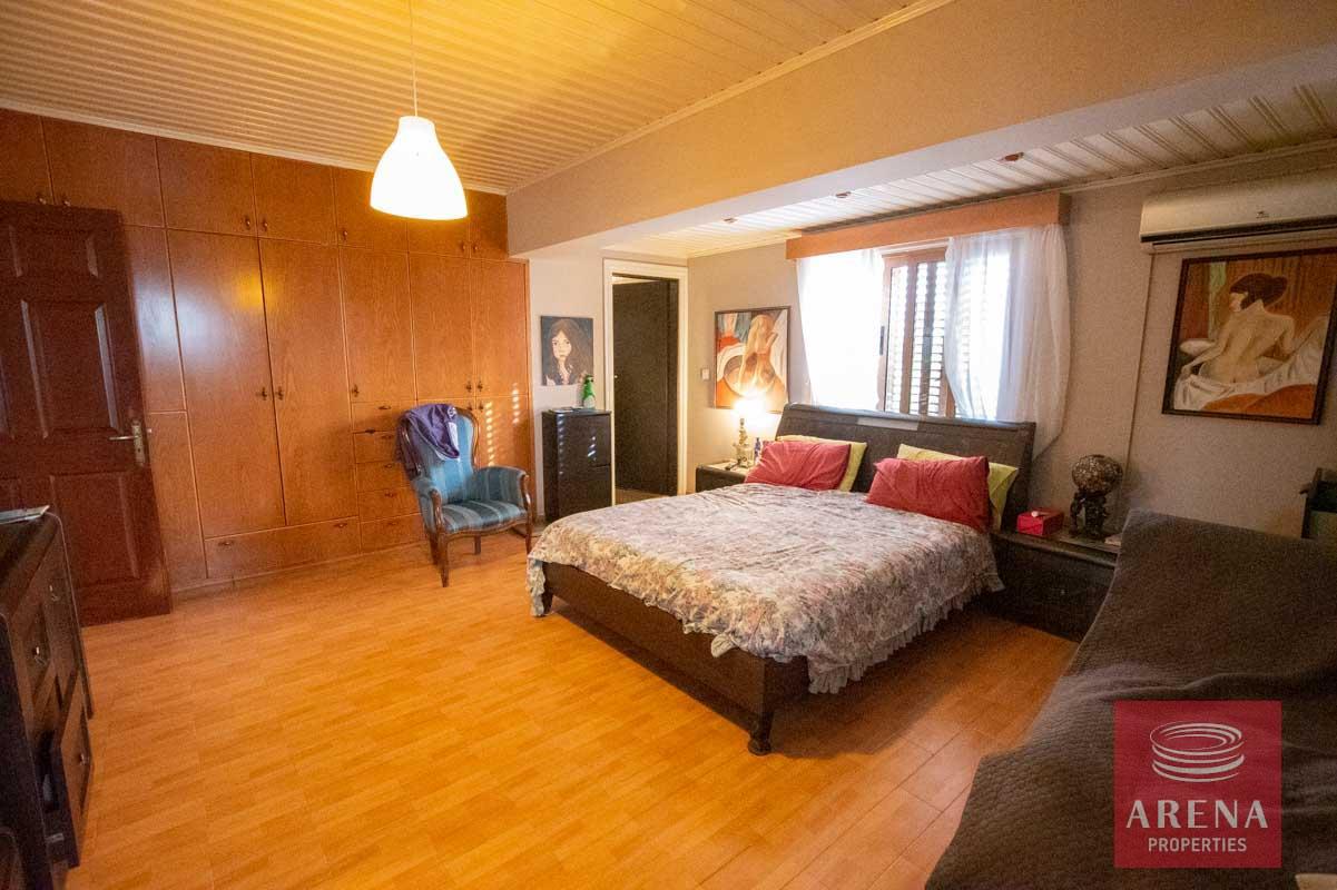 29-5-bed-villa-in-Pervolia-6045-1