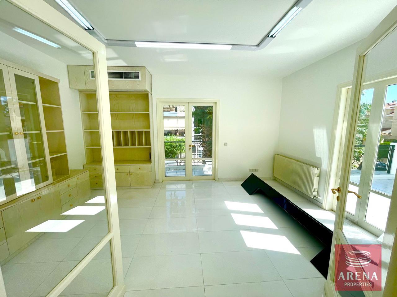 29-VILLA-IN-STROVOLOS-8730