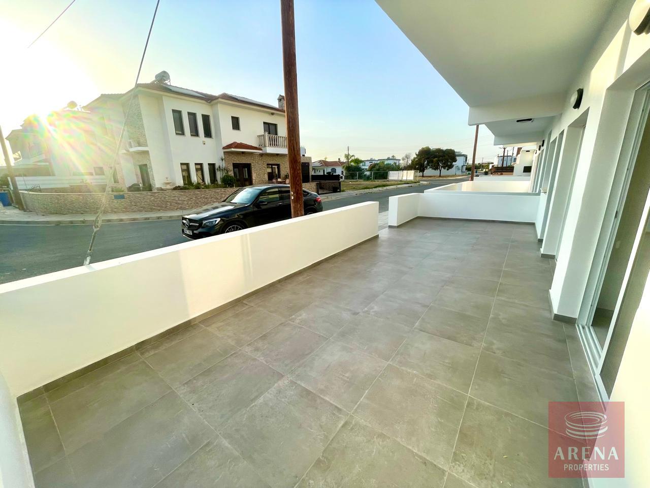 3-2-BED-APT-LIVADIA-8048-2