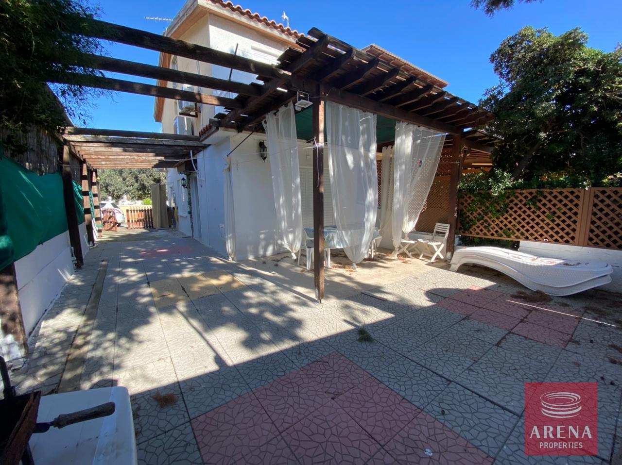 3-2-BED-HOUSE-IN-PERVOLIA-8986