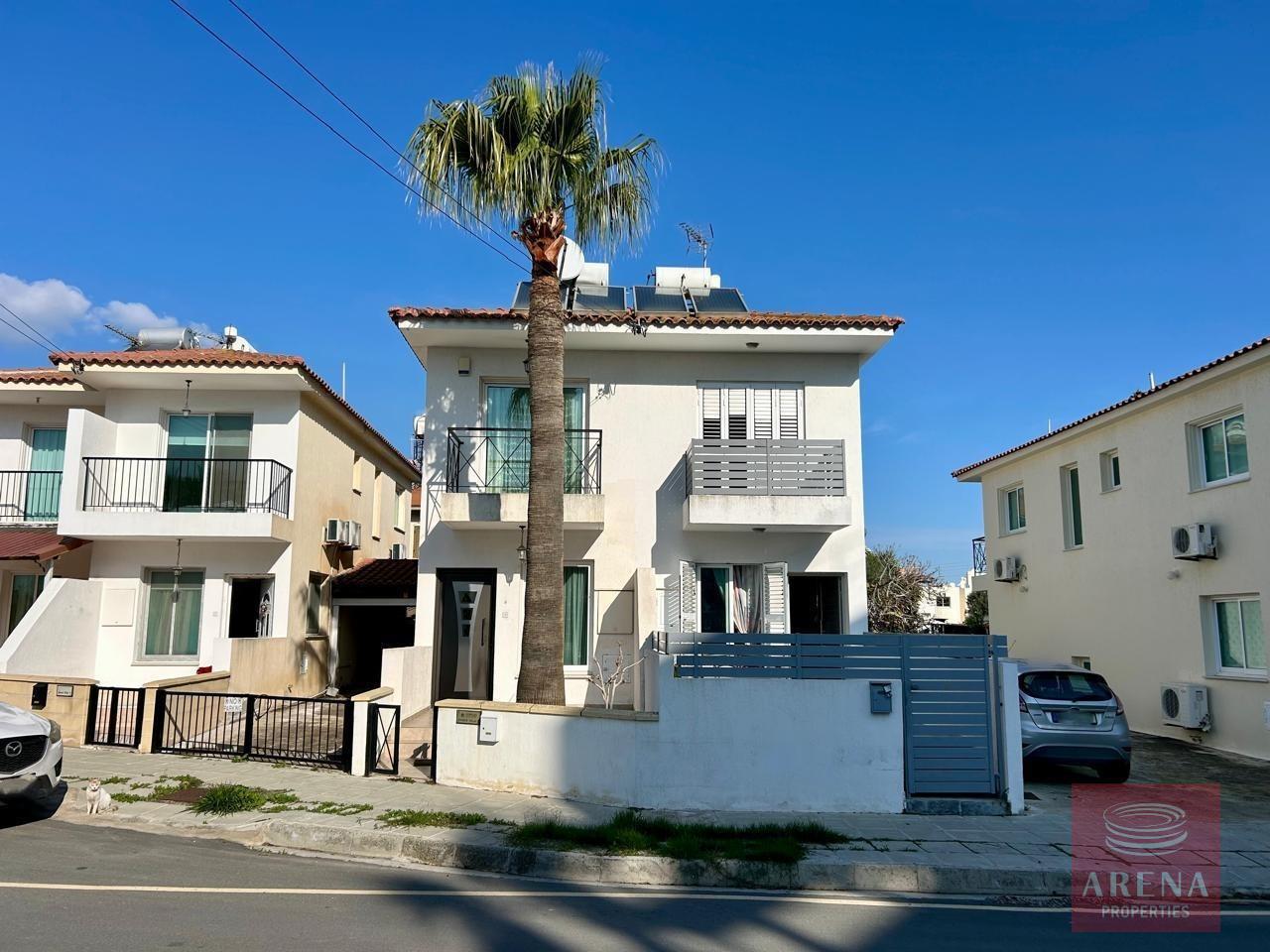 3-2-BED-TOWNHOUSE-IN-DEKELIA-AREA-9132-1