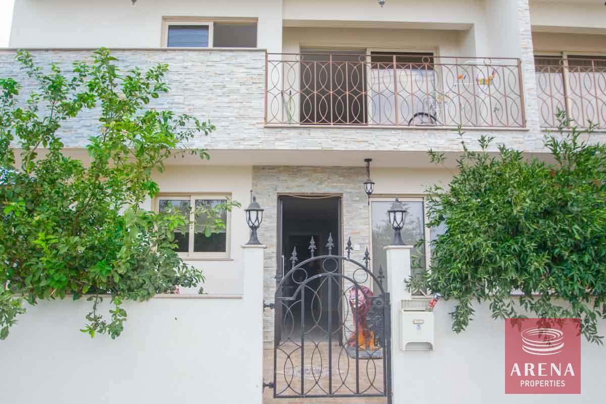 3-3-BED-APT-DERYNIA-5784-1-2