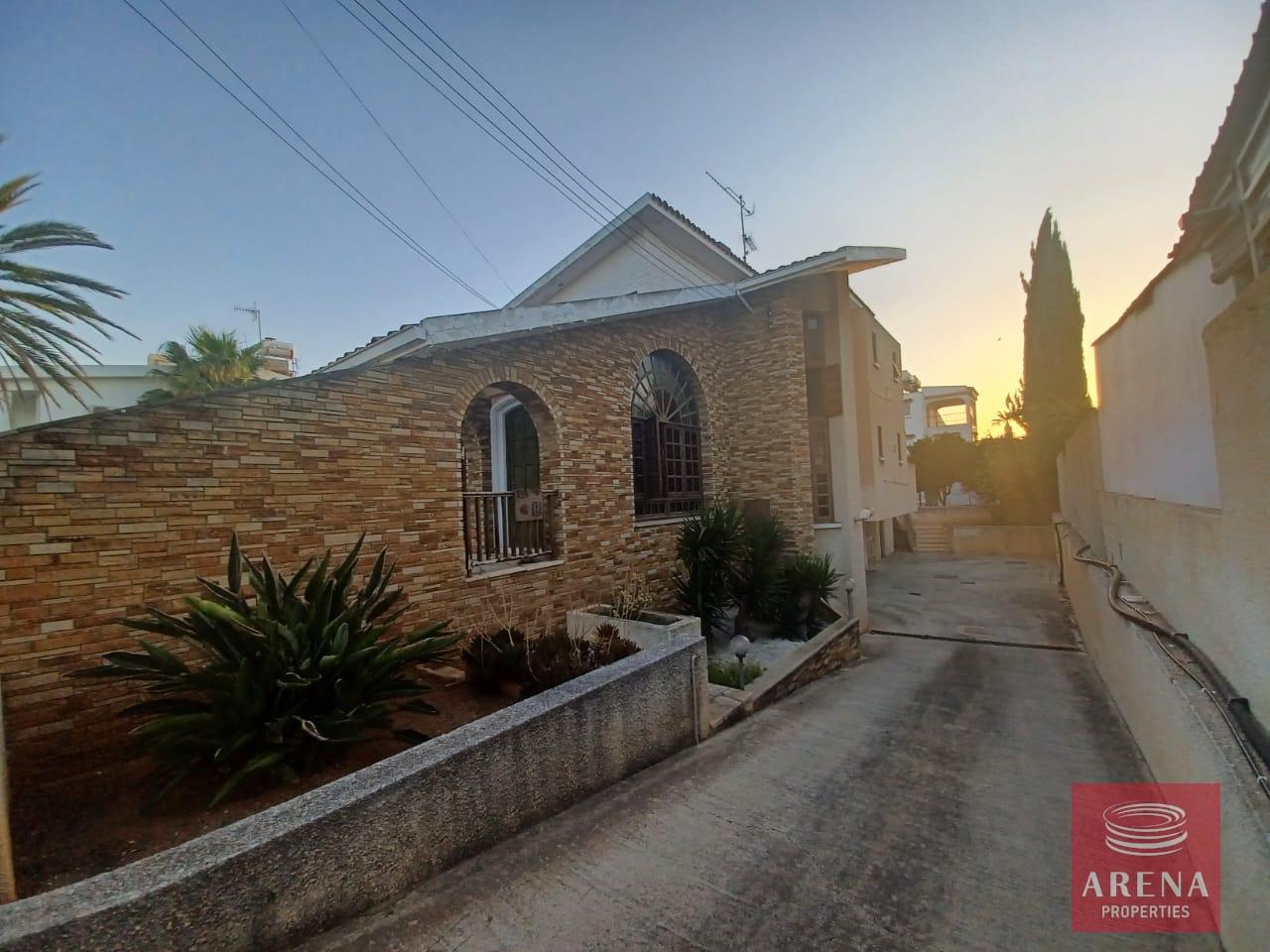 3-3-BED-VILLA-IN-PYLA-7456