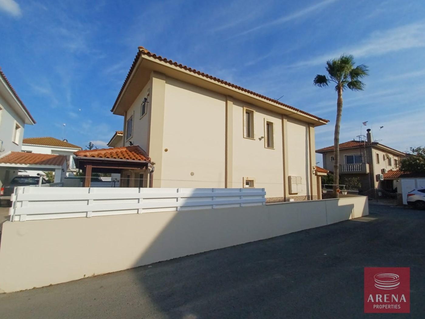 3-3-BED-VILLA-IN-VRYSOULLES-9169