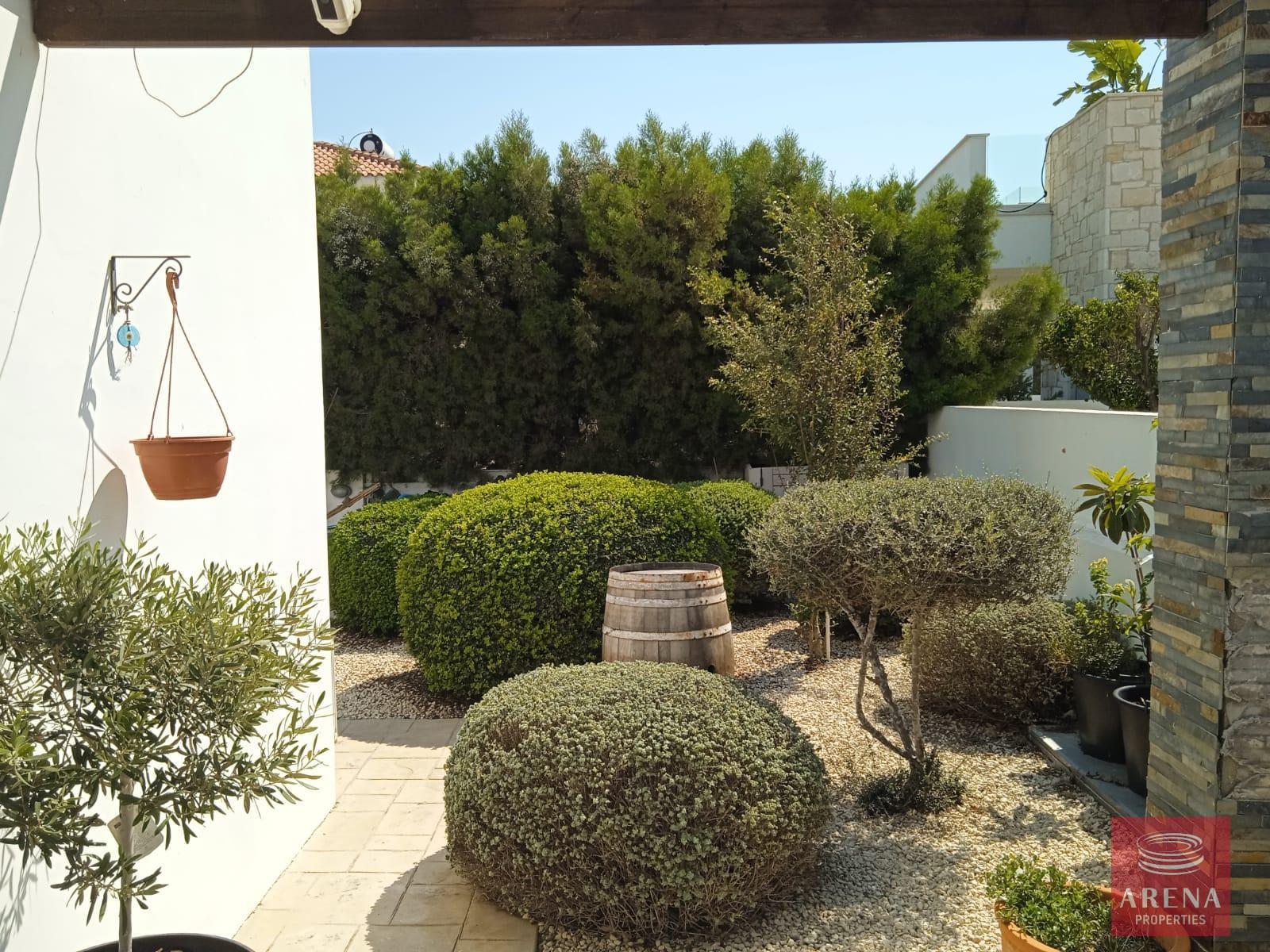 3-3-BED-VILLA-PERVOLIA-8426