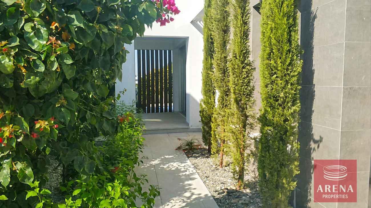 3-3-bed-luxury-villa-for-rent-5924-1