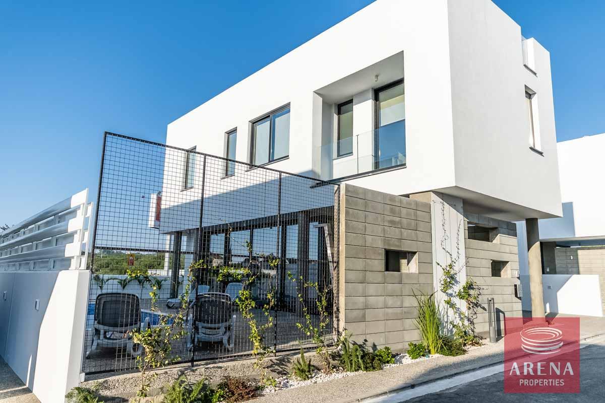 3-3-bed-villa-in-pernera-8111