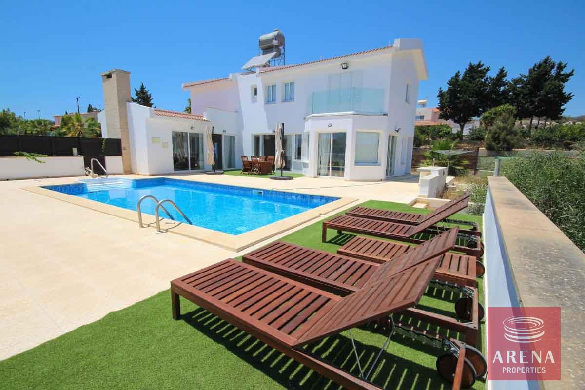 3-4-BED-VILLA-FOR-SALE-IN-CAPE-GRECO-6484