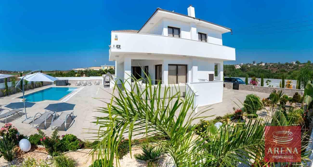 3-4-BED-VILLA-IN-CAPE-GRECO-FOR-SALE-6288