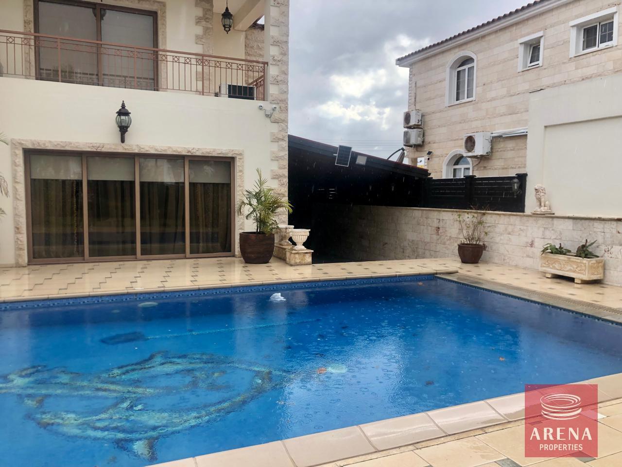 3-4-BED-VILLA-IN-DEKELIA-8422