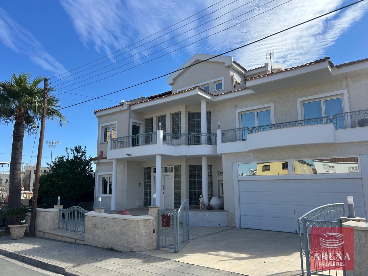 3-5-BED-VILLA-IN-LARNACA-8878