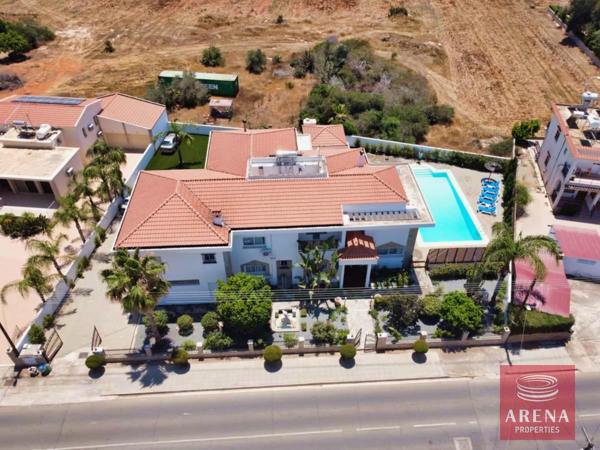 3-7-BED-VILLA-IN-AYIA-NAPA-6706-1