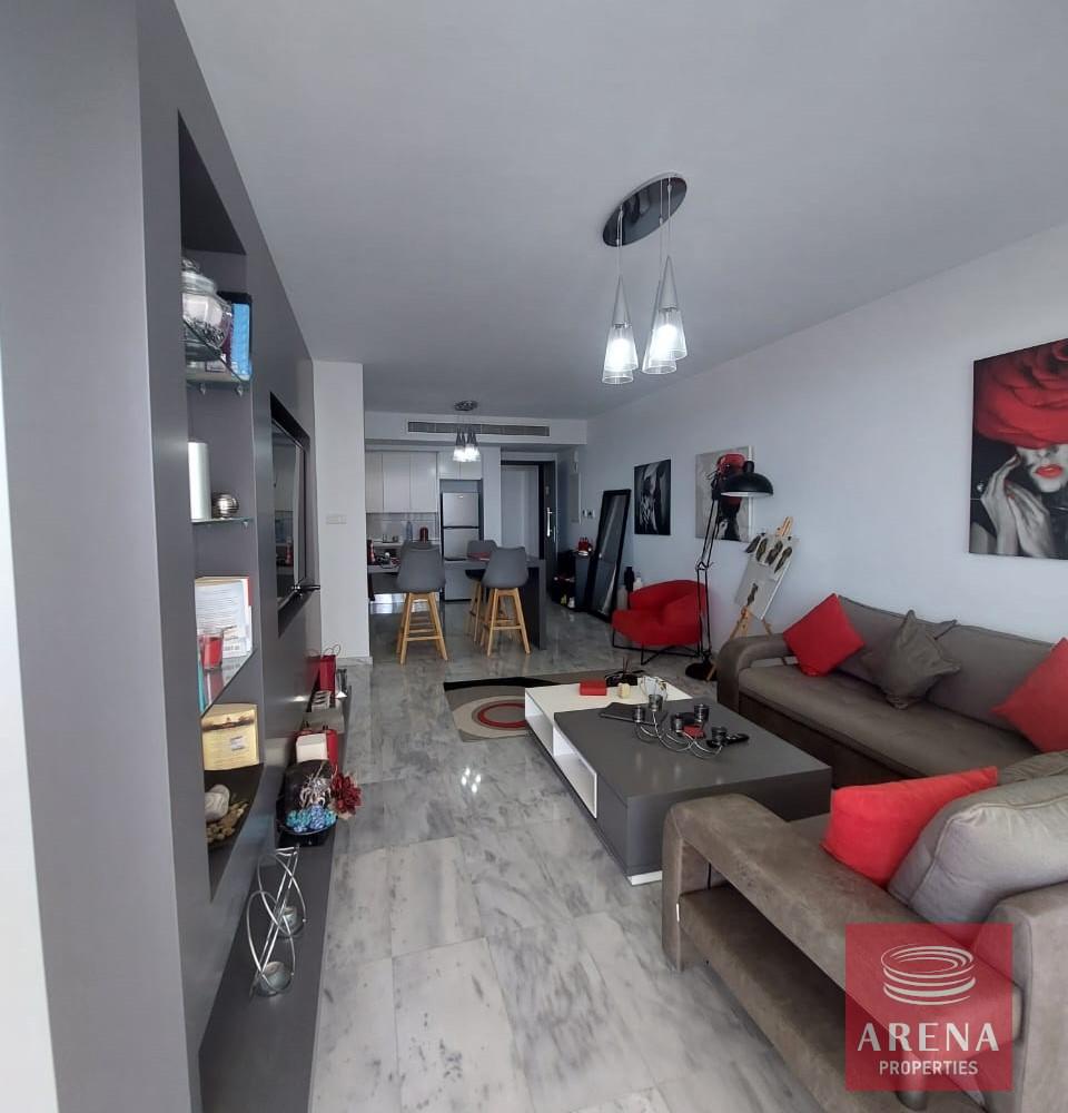 3-APT-IN-MAKENZY-8172