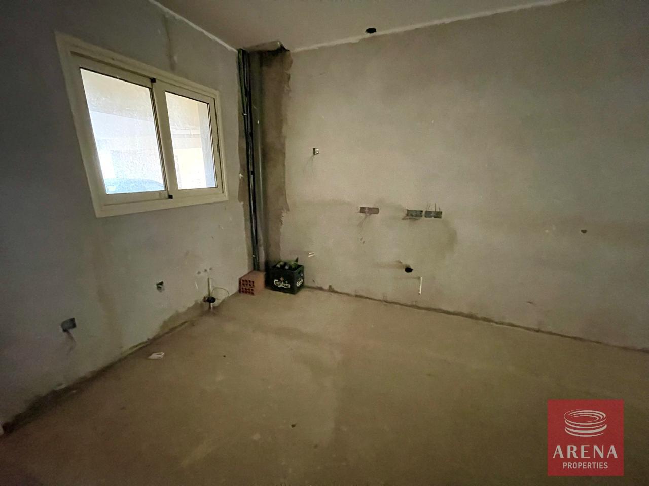 3-APT-IN-TERSEFANOU-9157-1