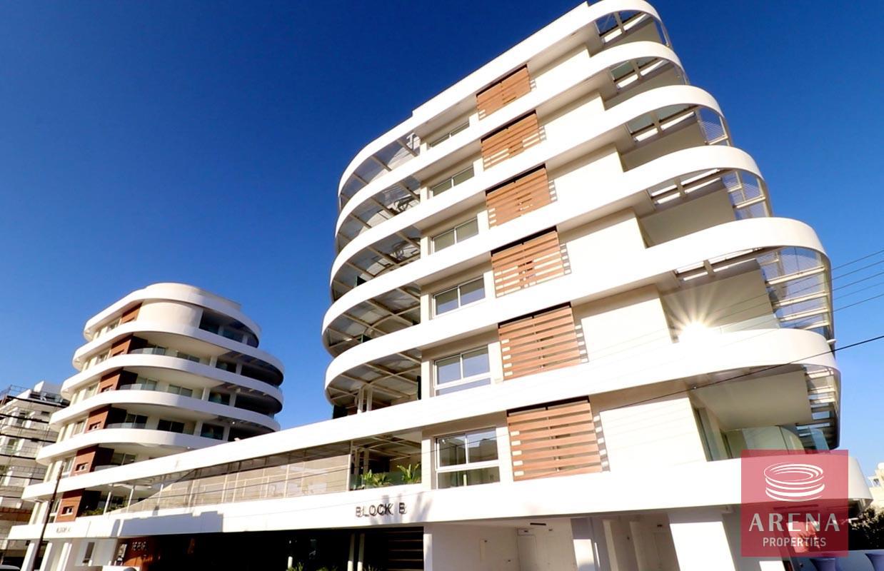 3-APT-MAKENZIE-4664-5