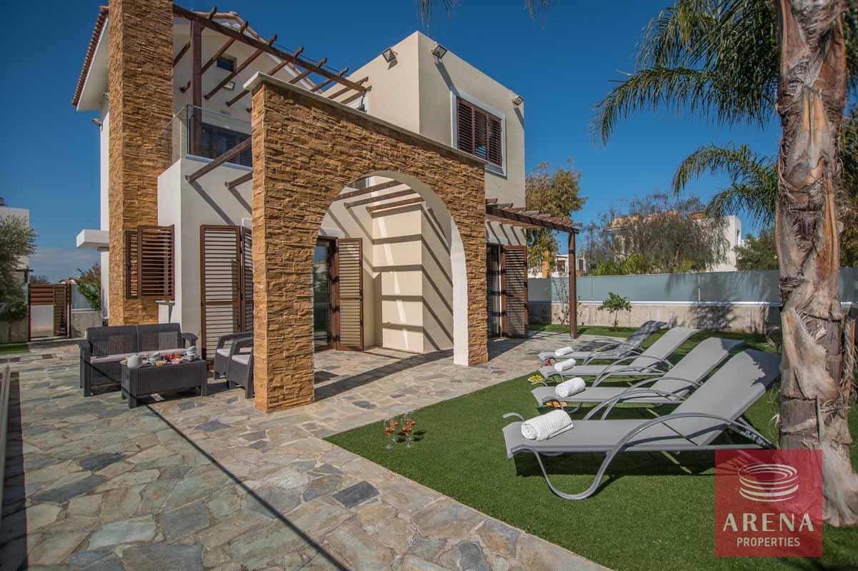 3-Amazing-villa-in-Ayai-Thekla-5823